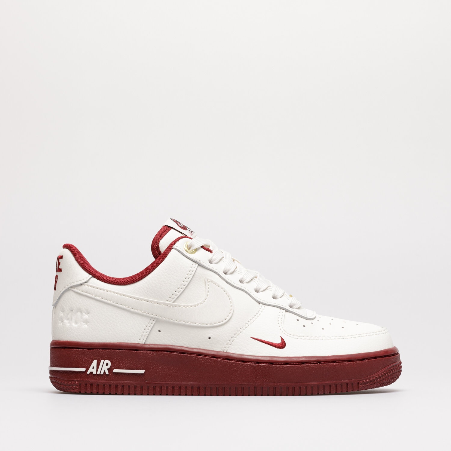 dámské tenisky NIKE AIR FORCE 1 '07 SE DQ7582100 BÍLÁ