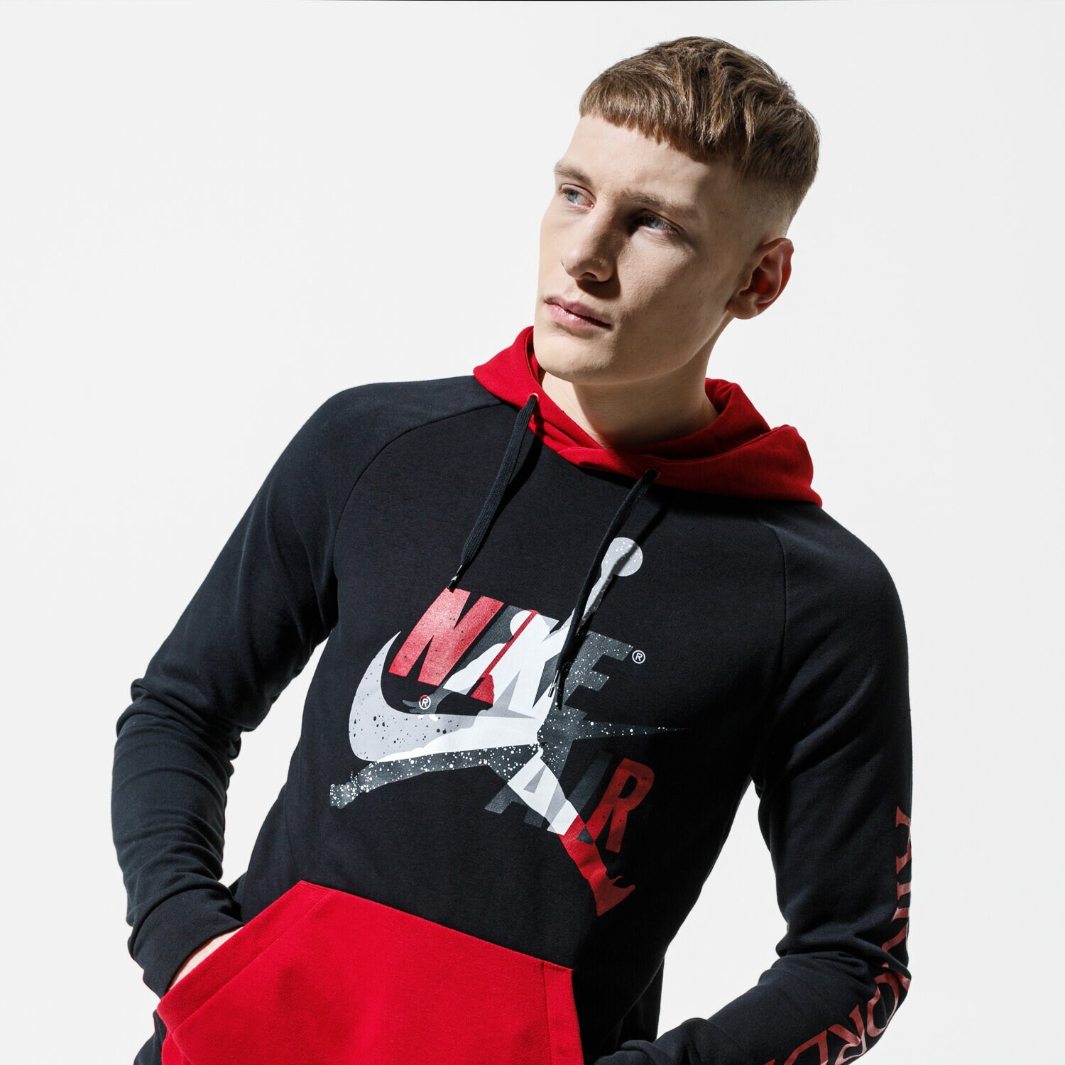 pánská mikina JORDAN MIKINA S KAPUCÍ M J JUMPMAN CLSCS LTWT FLC PO CK2852-010 ČERNÁ