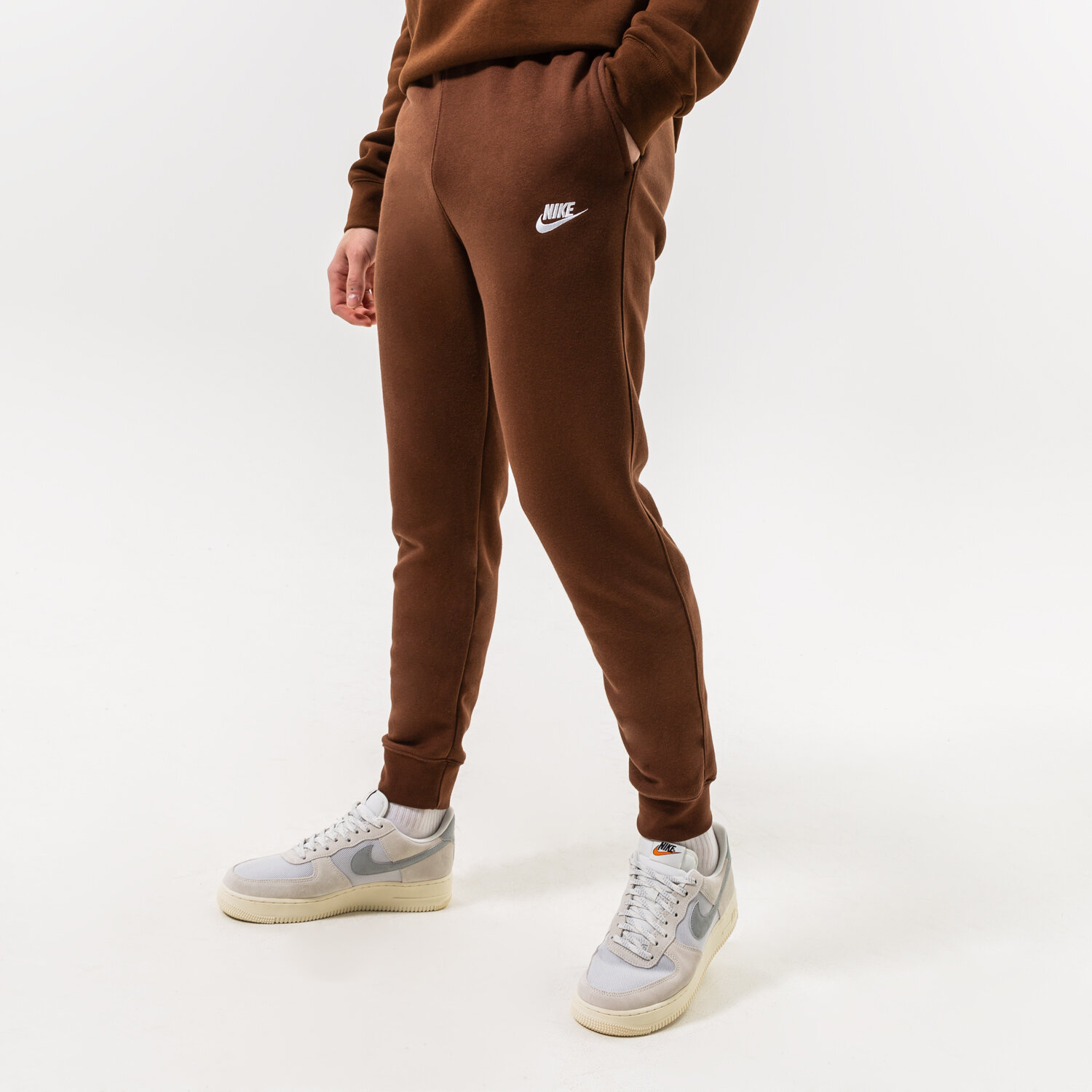 pánské kalhoty NIKE KALHOTY  SPORTSWEAR CLUB FLEECE BV2671-259 HNĚDÁ