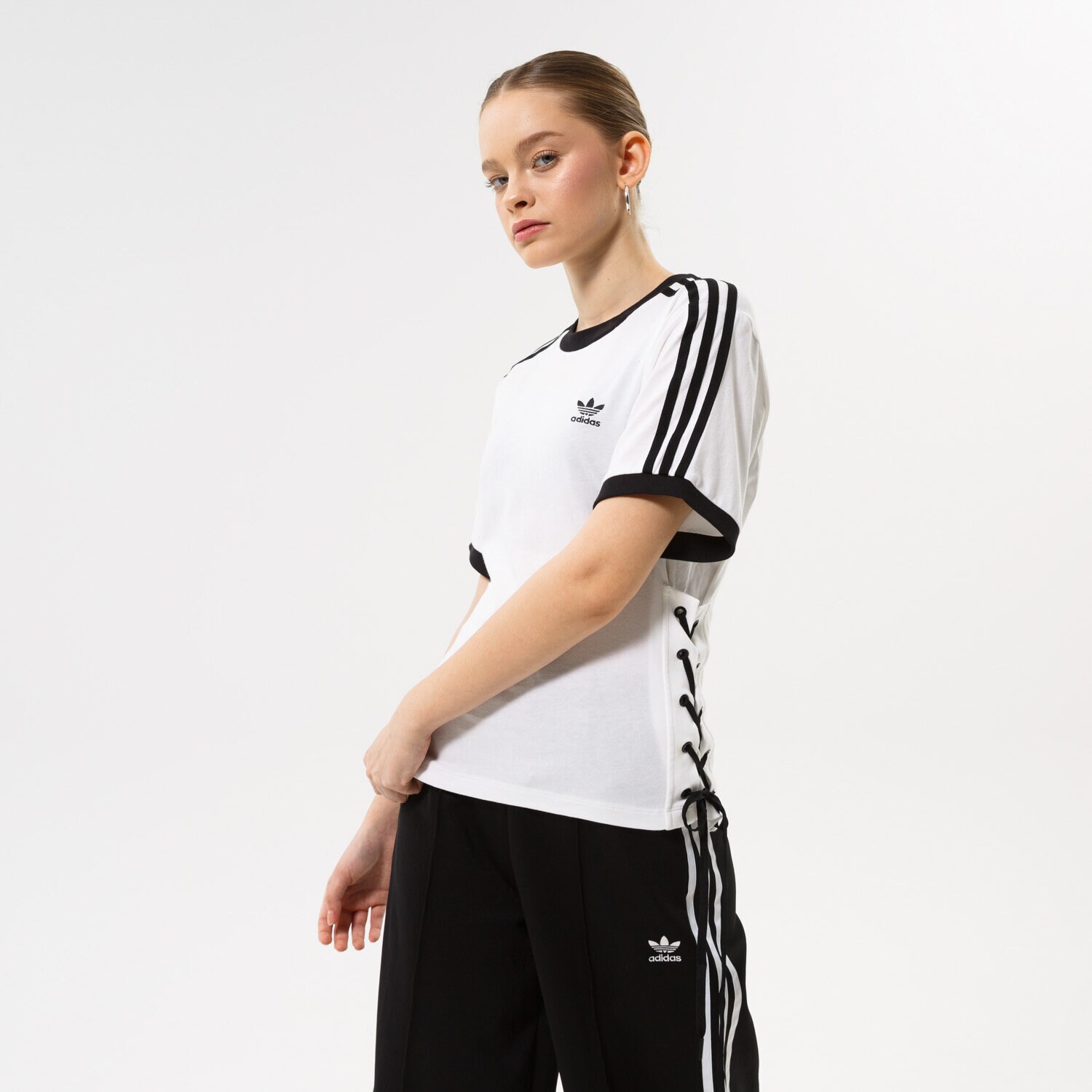 dámské tričko ADIDAS TRIČKO LACED TEE HK5062 BÍLÁ