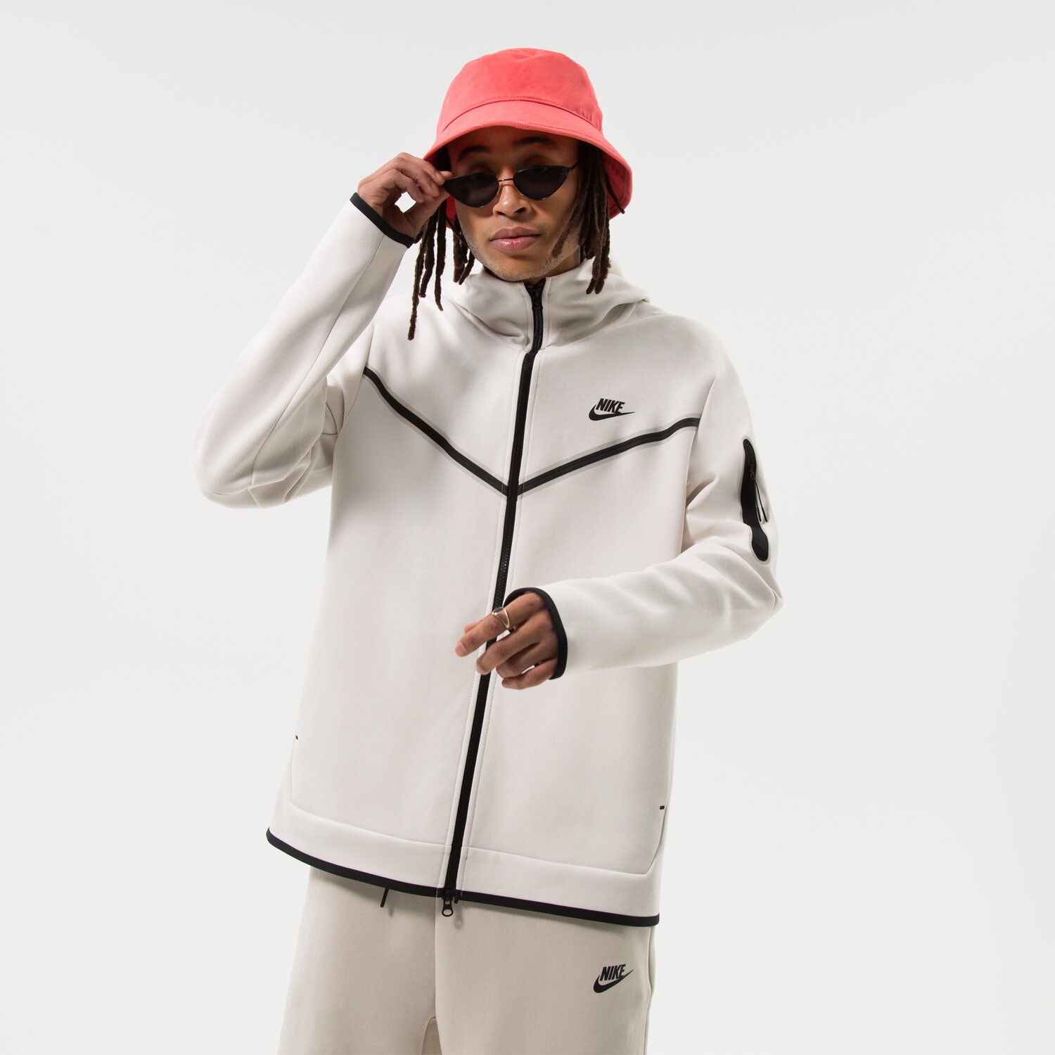 pánská mikina NIKE MIKINA S KAPUCÍ SPORTSWEAR TECH FLEECE CU4489-030 BÉŽOVÁ