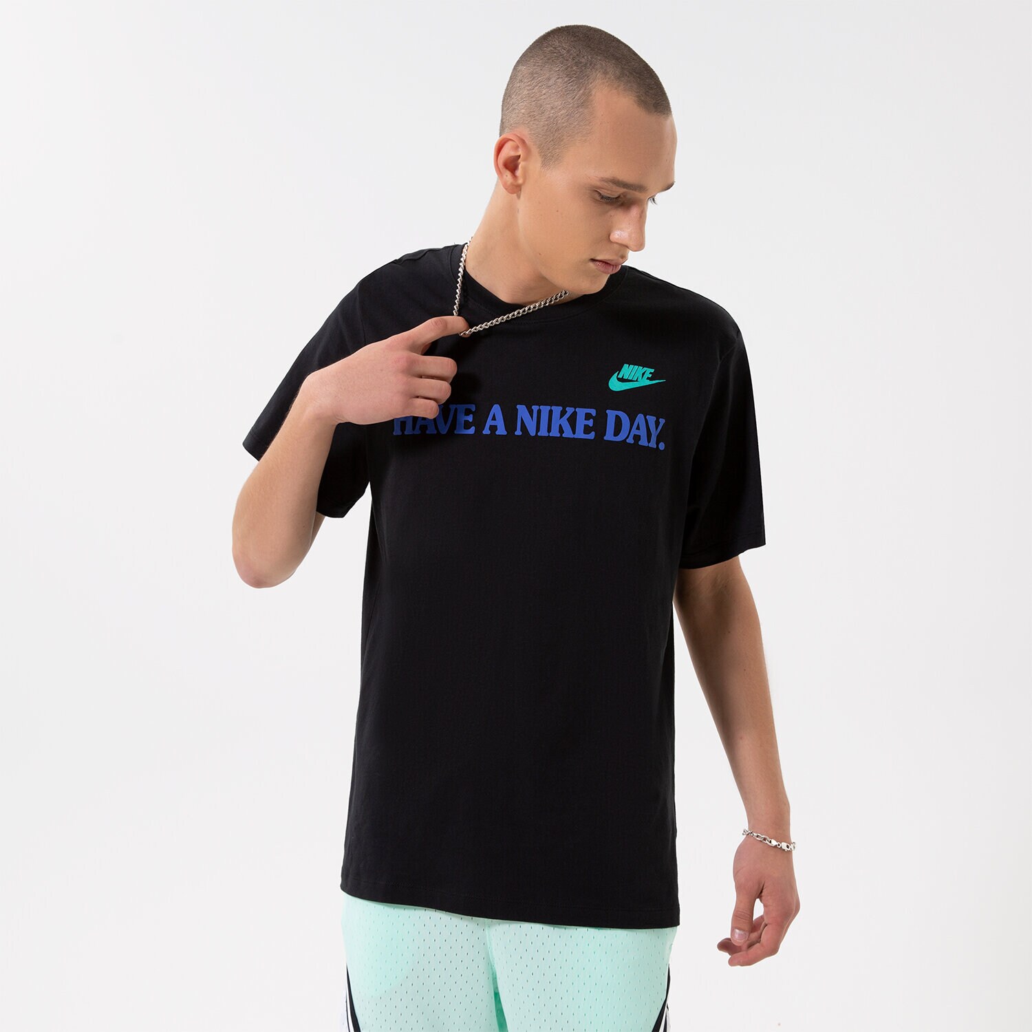 pánské tričko NIKE TRIČKO DM6397-010 ČERNÁ