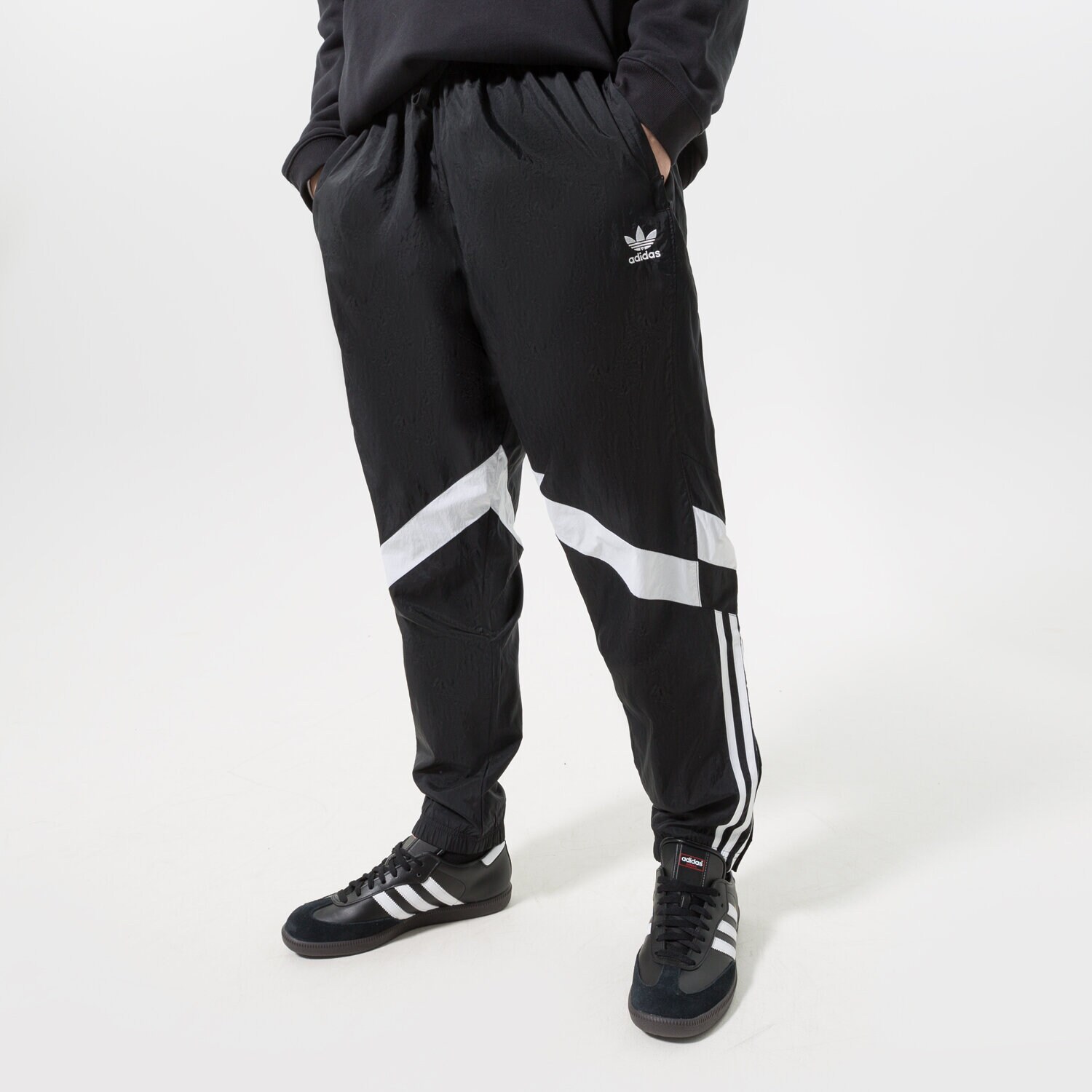 pánské kalhoty ADIDAS KALHOTY  WOVEN TP HK7325 ČERNÁ