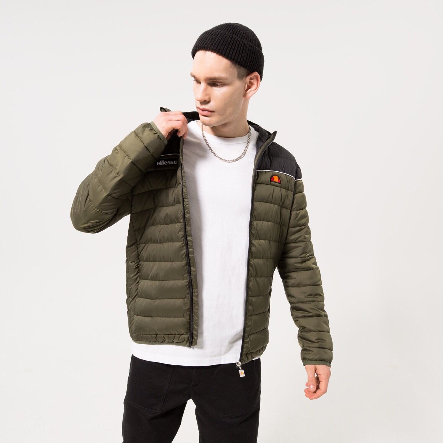 pánská zimní bunda ELLESSE BUNDA PÉŘOVÁ LOMBARDY 2 BLK/KHA PADDED JACKET SHK13274043 ČERNÁ