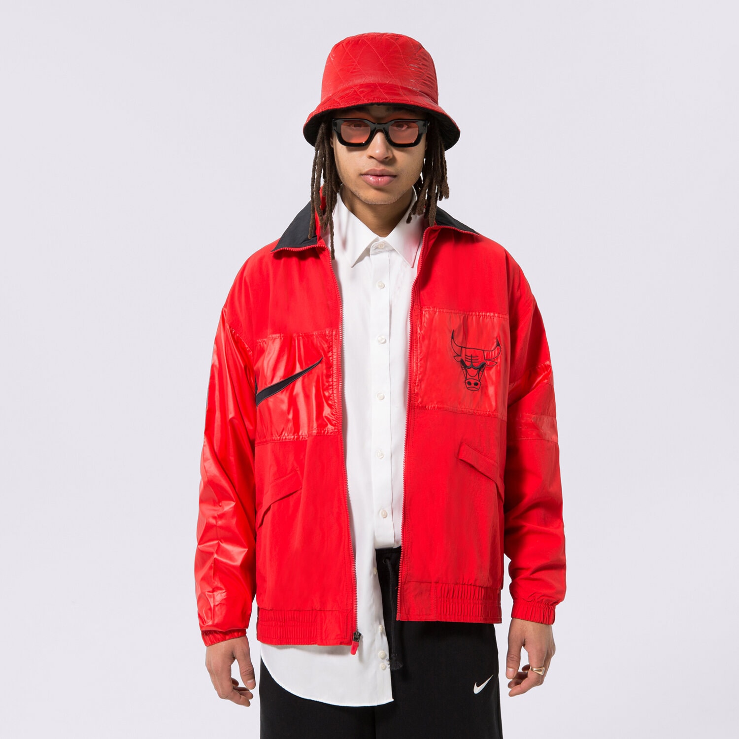 Přechodná bunda pánská (podzimní, jarní) NIKE BUNDA PŘECHODNÁ CHI M NK LTWT JKT CTS GX NBA DR9201-657 ČERVENÁ