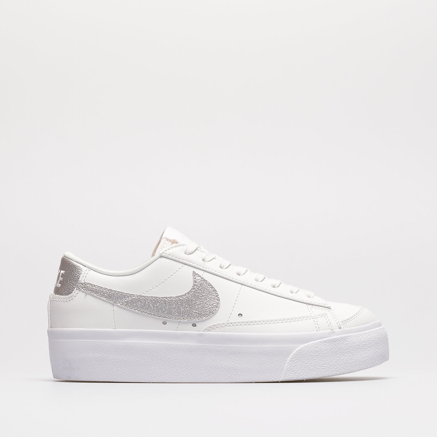 dámské tenisky NIKE BLAZER LOW PLATFORM DQ7571-101 BÍLÁ