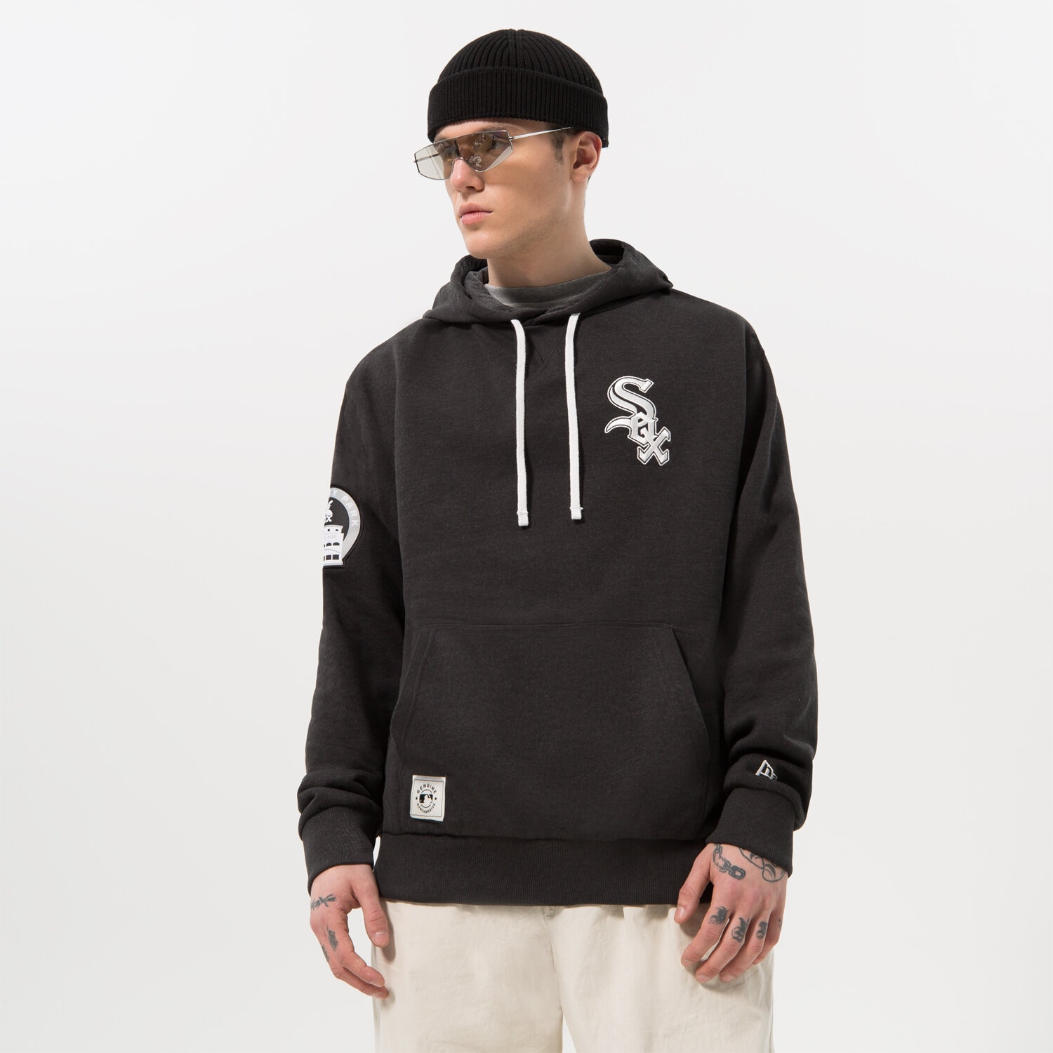 pánská mikina NEW ERA MIKINA S KAPUCÍ HERITAGE SOX CHICAGO WHITE SOX 60332234 ČERNÁ