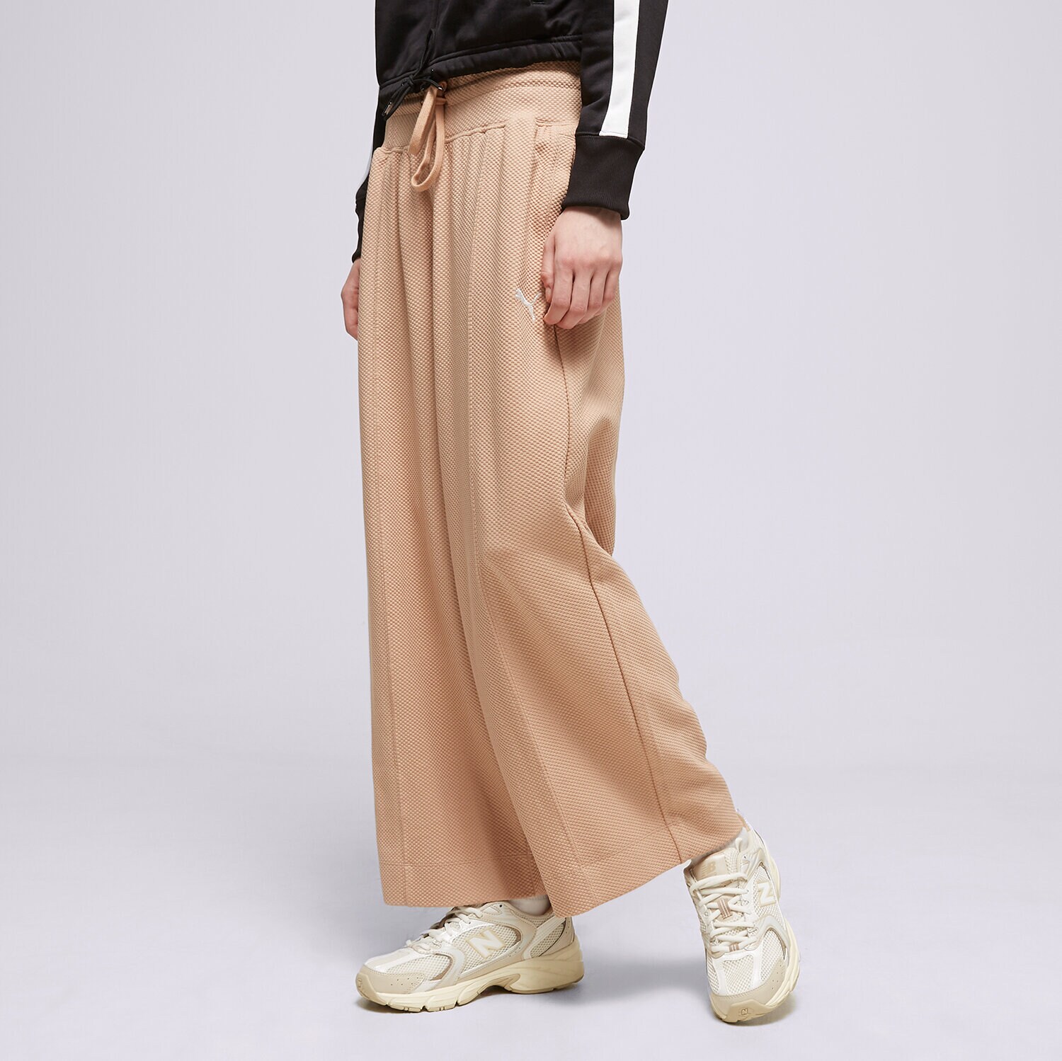 dámské kalhoty PUMA KALHOTY  HER STRAIGHT PANTS 673113 89 BÉŽOVÁ