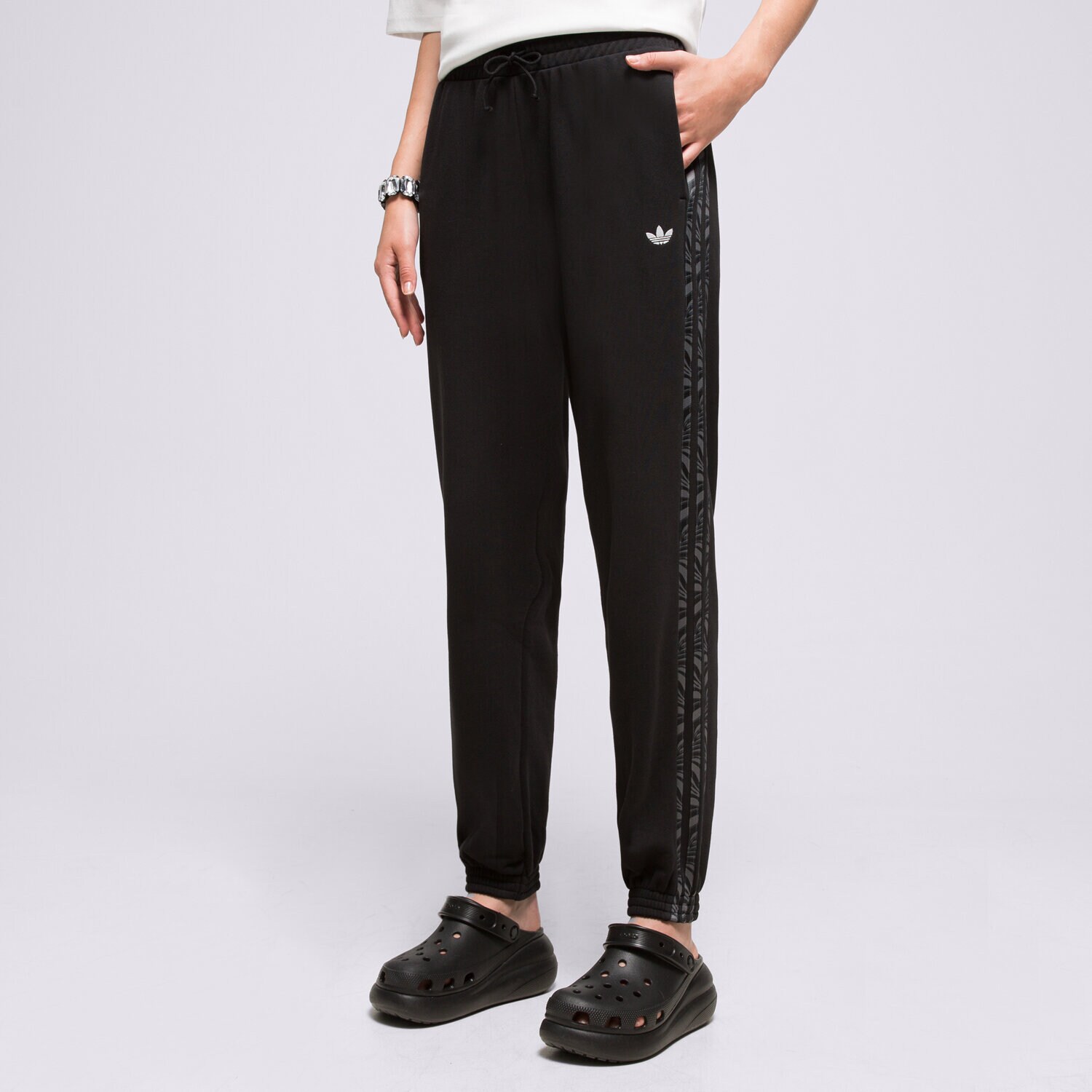 dámské kalhoty ADIDAS KALHOTY  JOGGER PANT IJ8180 ČERNÁ
