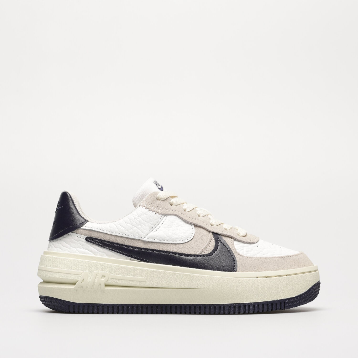 dámské tenisky NIKE AIR FORCE 1 PLT.AF.ORM  FB8481-100 BÍLÁ
