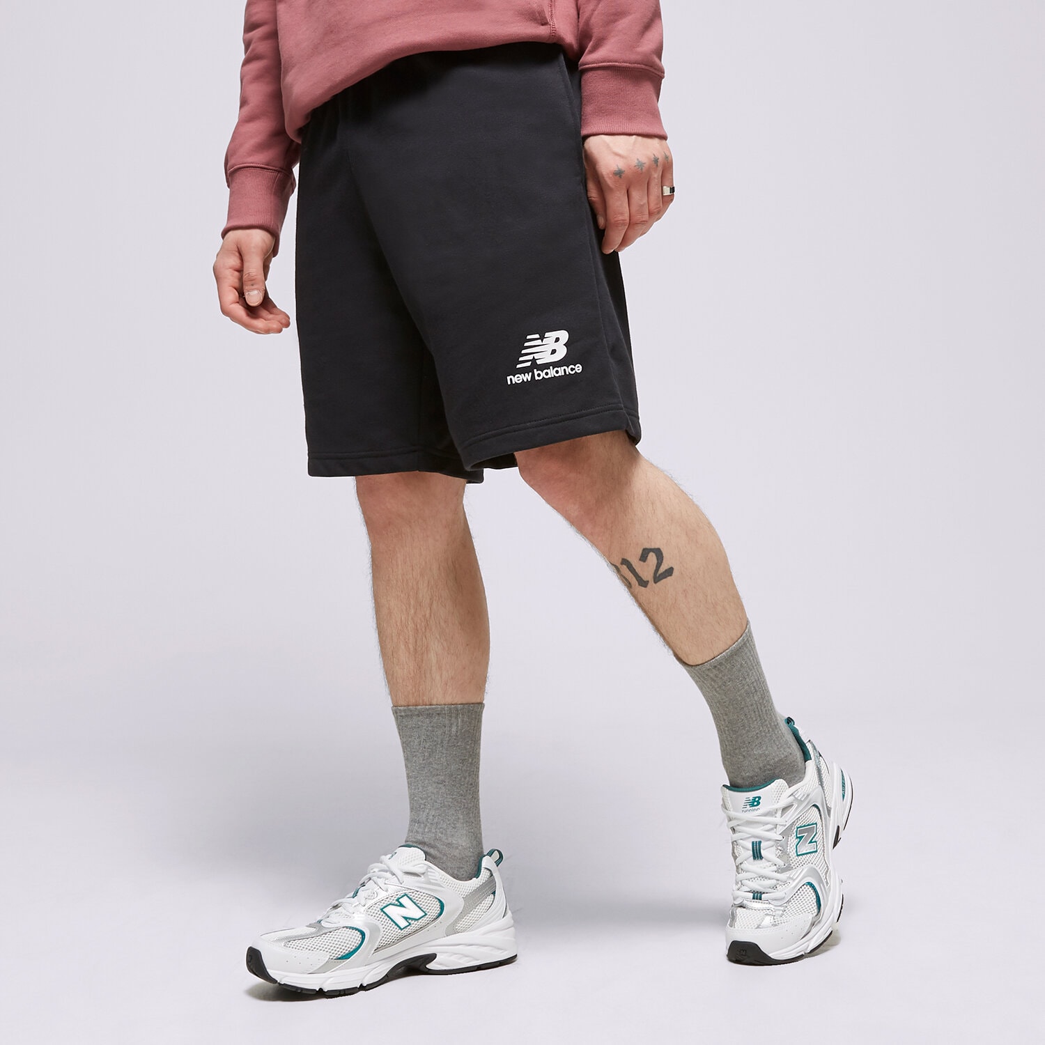 pánské kraťasy NEW BALANCE ŠORTKY  NB ESSENTIALS STACKED SHORT MS31540BK ČERNÁ