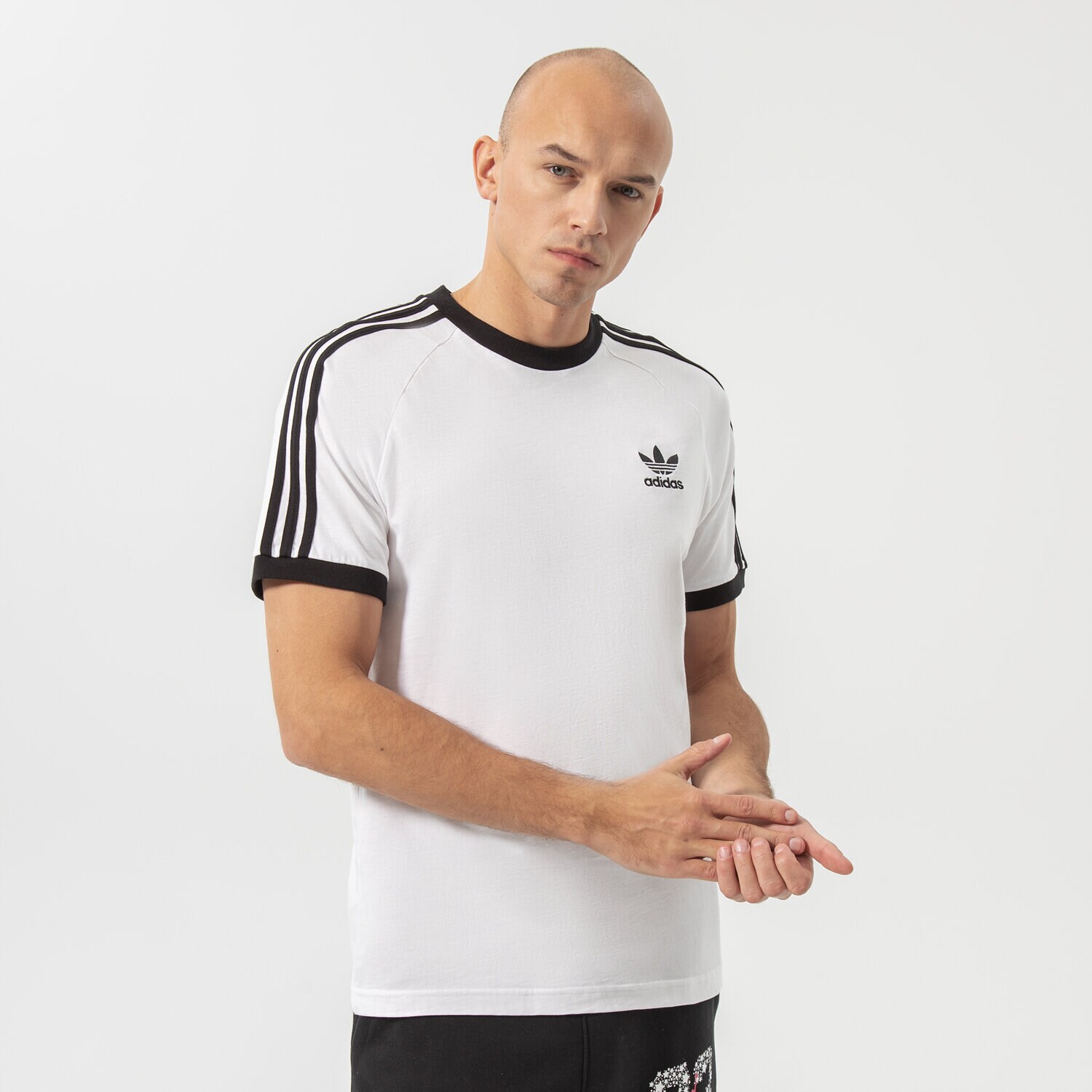 pánské tričko ADIDAS TRIČKO 3-STRIPES TEE GN3494 BÍLÁ