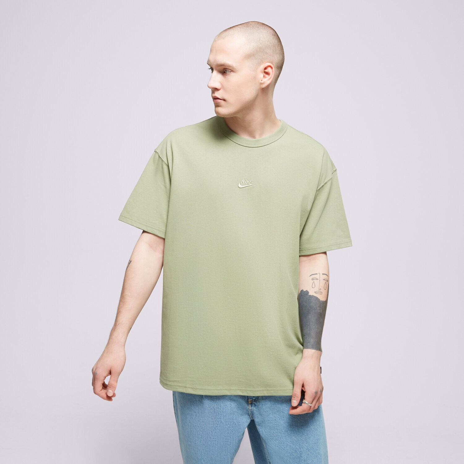 pánské tričko NIKE TRIČKO M NSW PREM ESSNTL SUST TEE DO7392-386 ZELENÁ