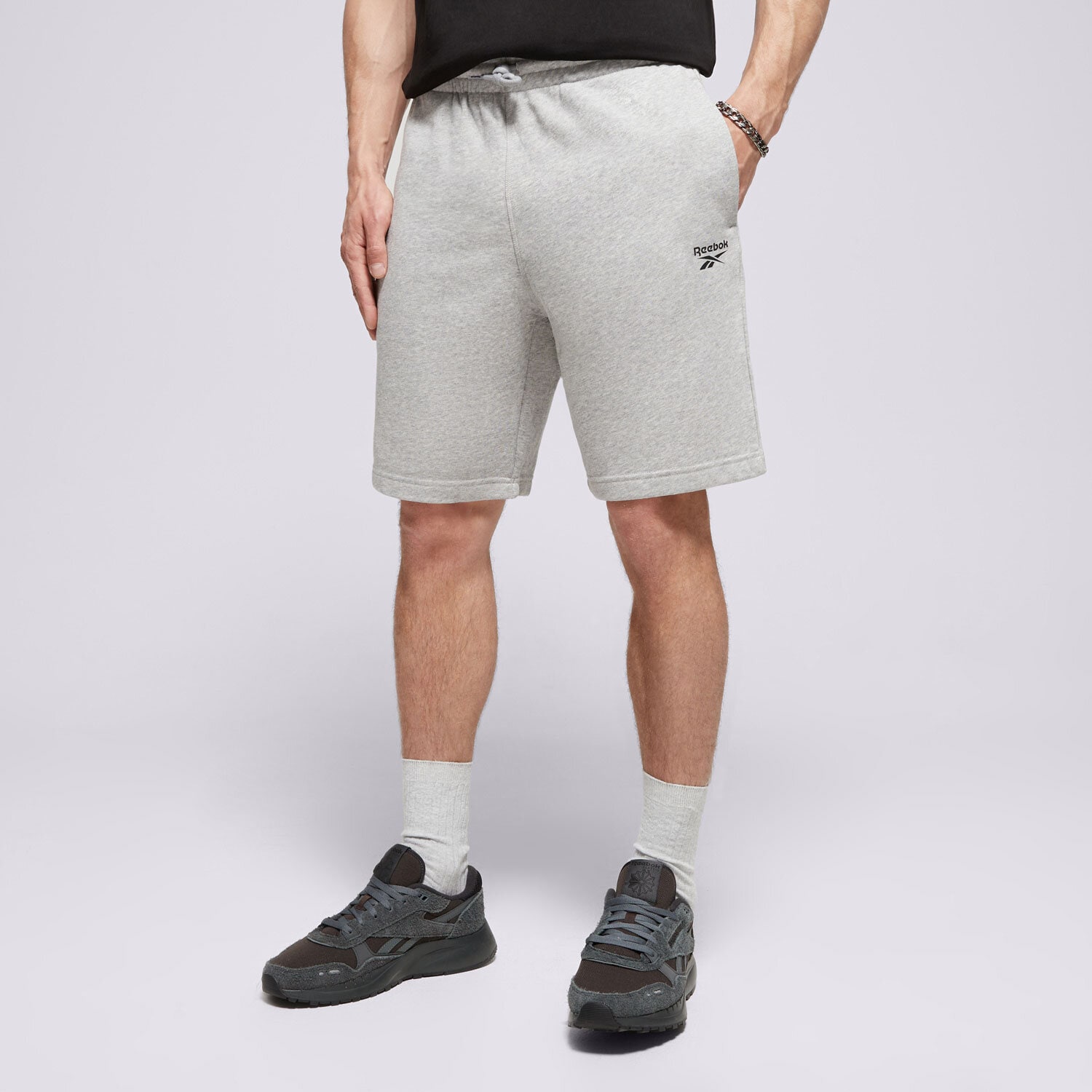 pánské kraťasy REEBOK ŠORTKY  RI FT LEFT LEG SHORT HZ8784_100067630 ŠEDÁ