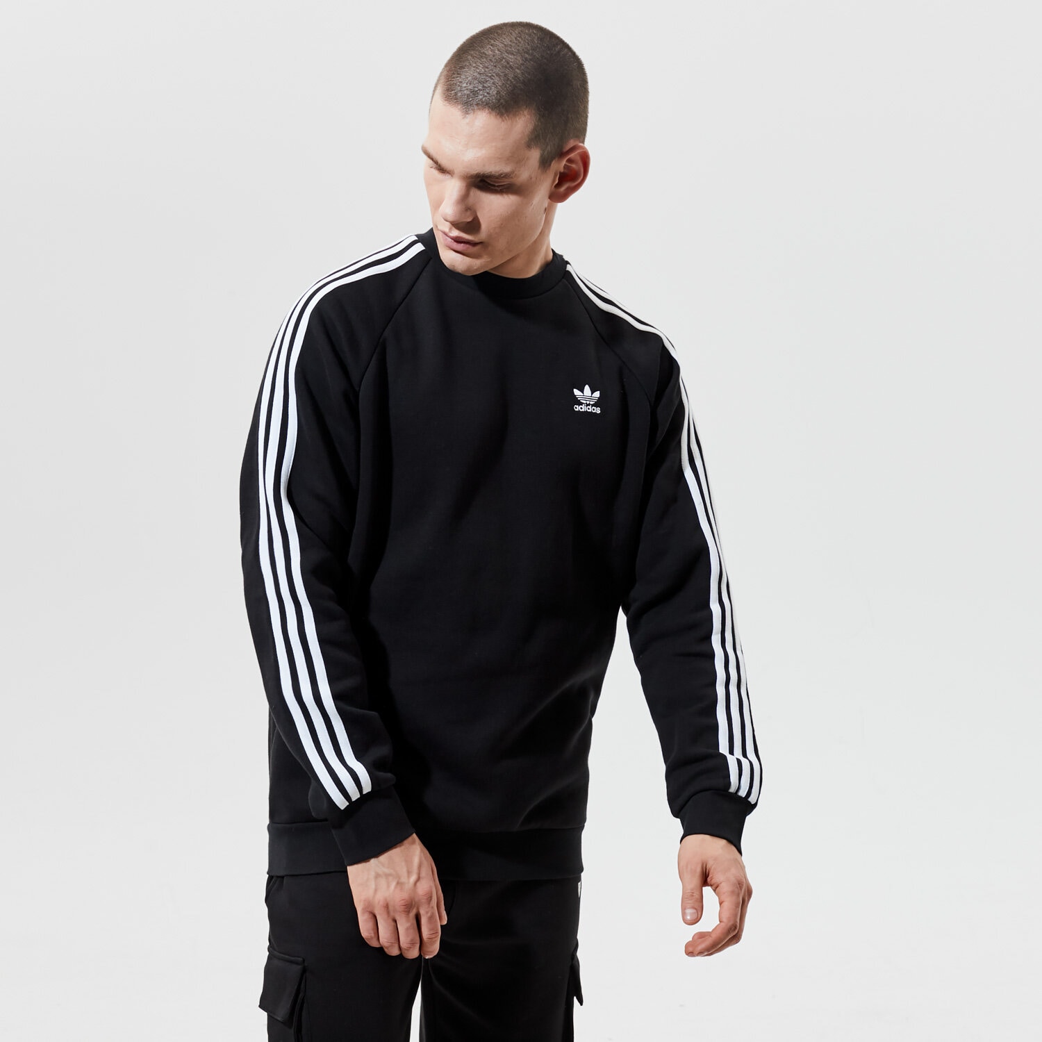 pánská mikina ADIDAS MIKINA 3-STRIPES CREW GN3487 ČERNÁ