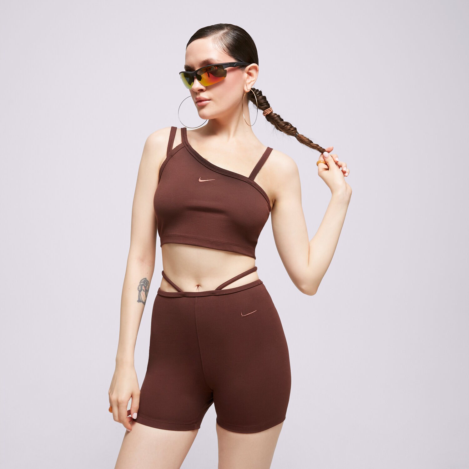 dámský top NIKE TOP W NSW EVRDY MOD AYSM CROP TOP DV7926-227 HNĚDÁ