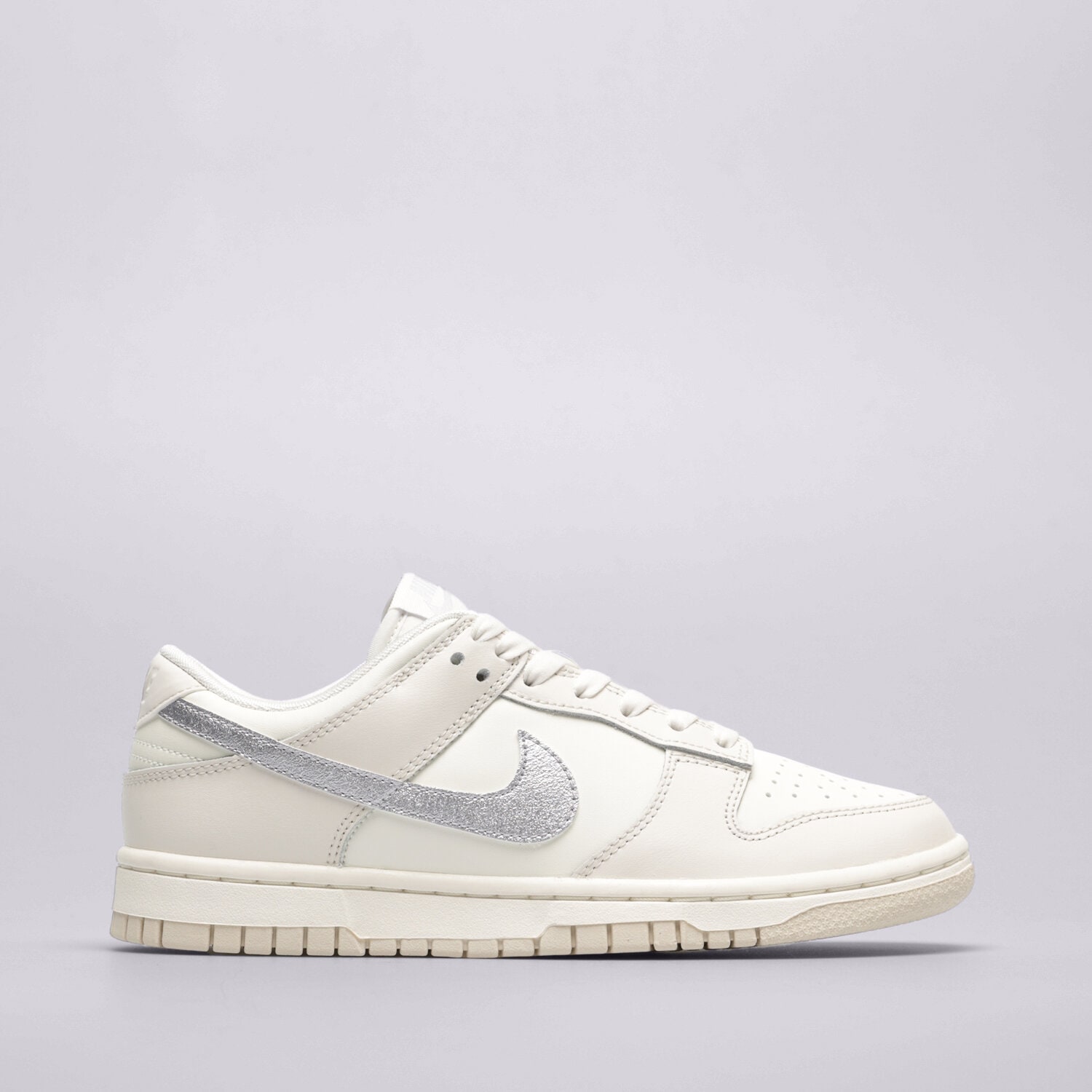 dámské tenisky NIKE DUNK LOW ESS DX5930-100 VÍCEBAREVNÁ