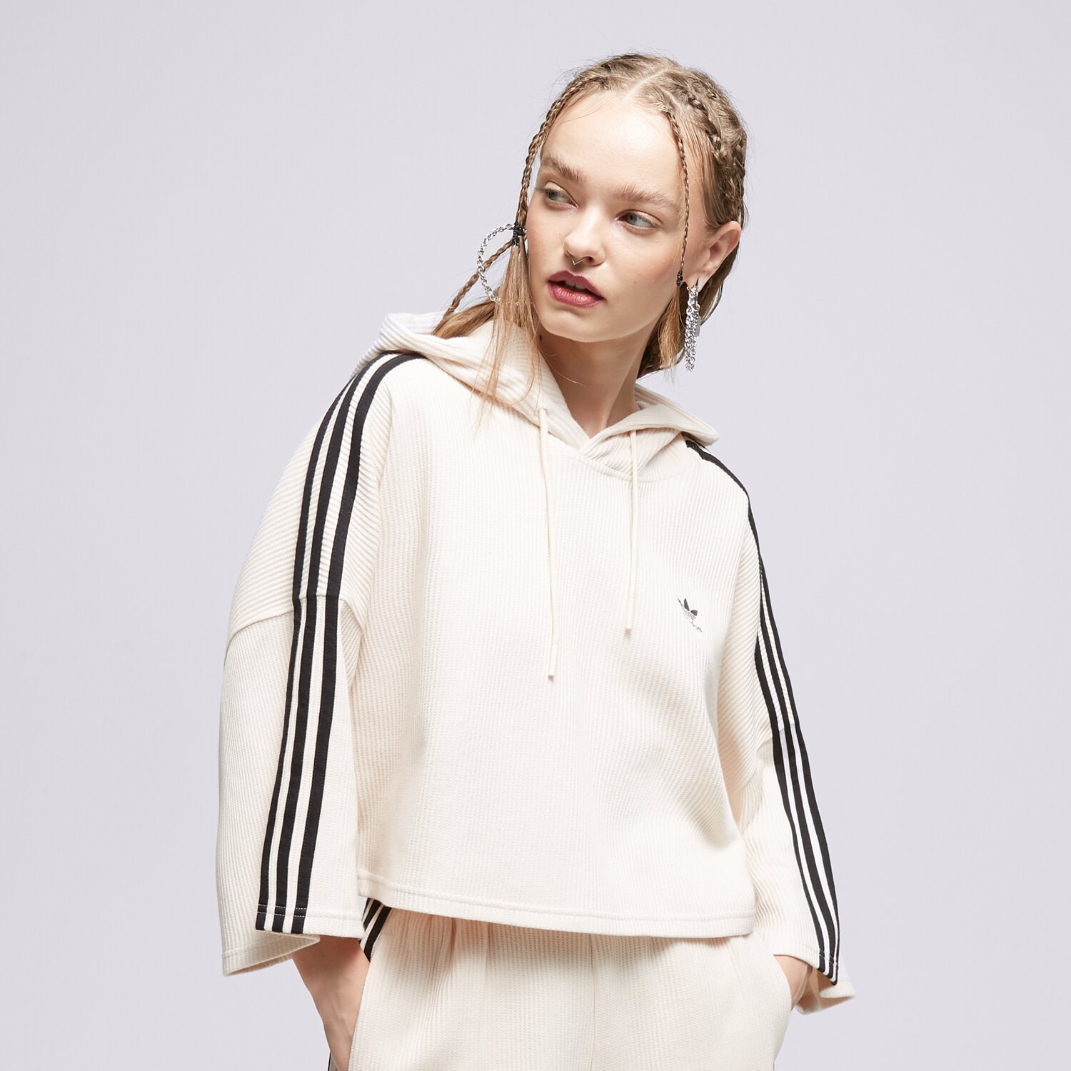 dámská mikina ADIDAS MIKINA S KAPUCÍ CROPPED HOODIE IC5461 BÍLÁ
