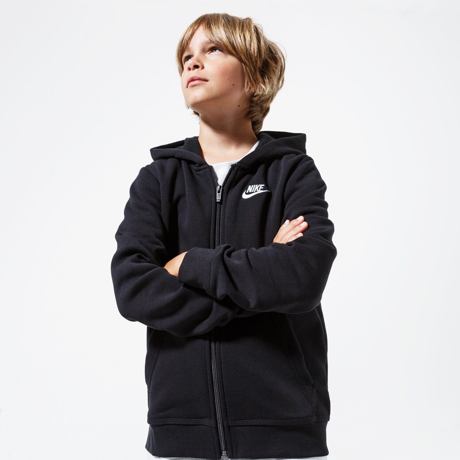 dětská mikina NIKE MIKINA ROZEPÍNACÍ S KAPUCÍ SPORTSWEAR CLUB BOY BV3699-010 ČERNÁ