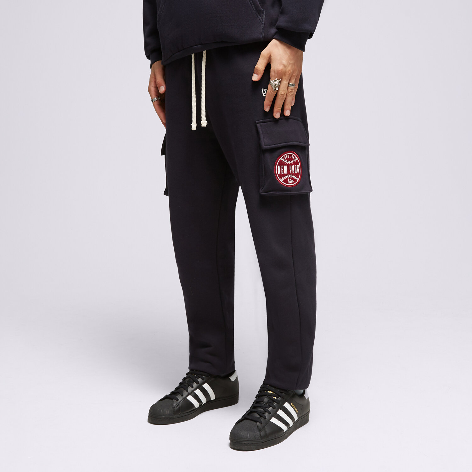 pánské kalhoty NEW ERA KALHOTY  NE CARGO NONE 60416407 TMAVOMODRÁ