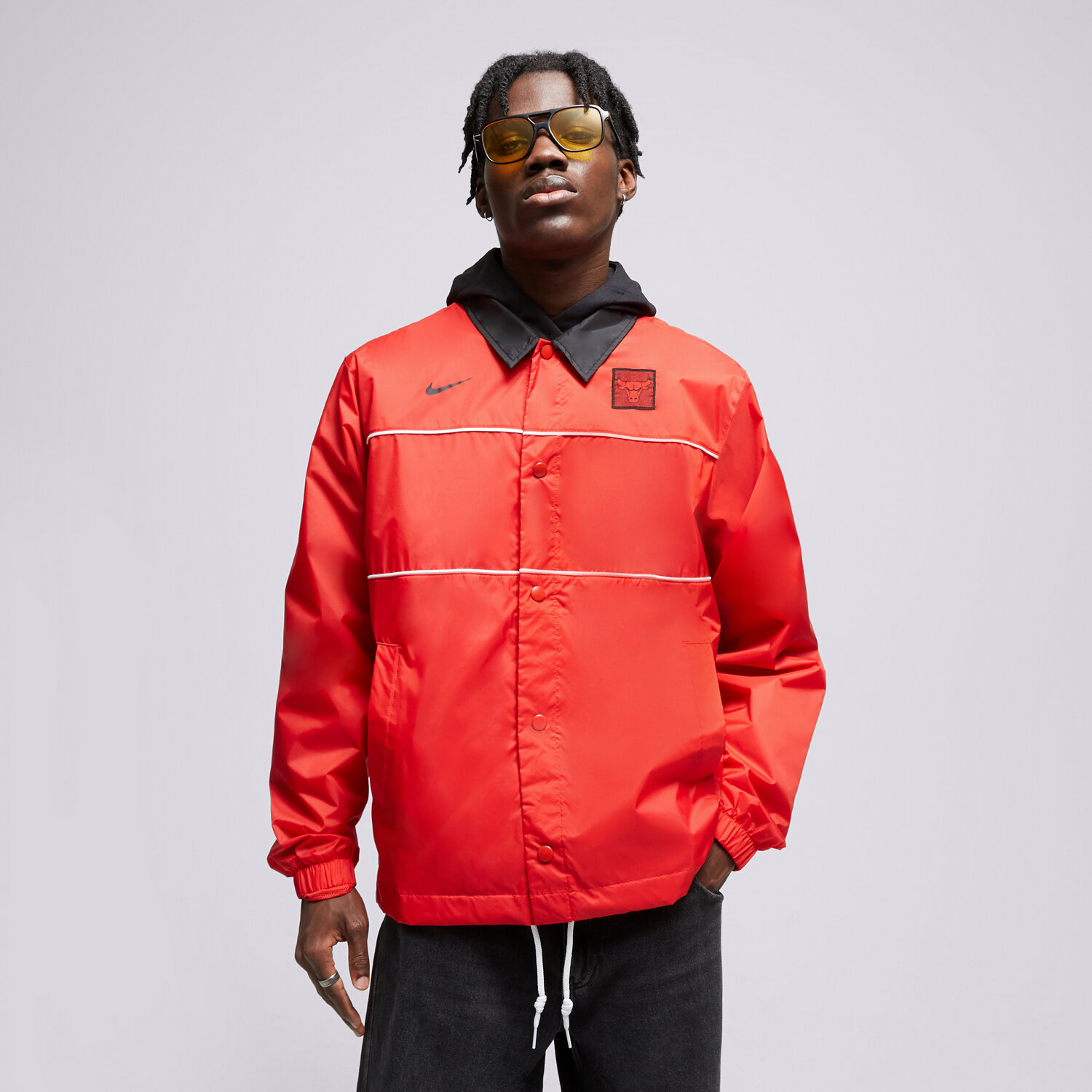 Přechodná bunda pánská (podzimní, jarní) NIKE BUNDA CHI MNK JKT LTWT CTS NBA FB4254-657 ČERVENÁ