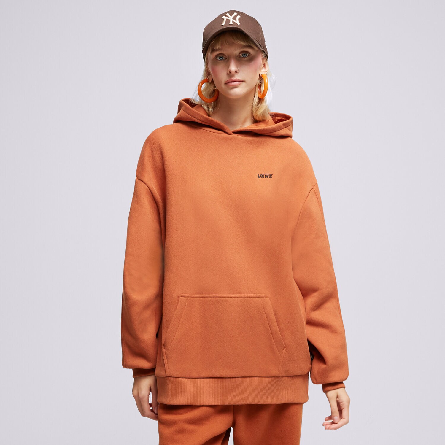 dámská mikina VANS MIKINA S KAPUCÍ COMFYCUSH LS VN0A7RMICKN1 HNĚDÁ