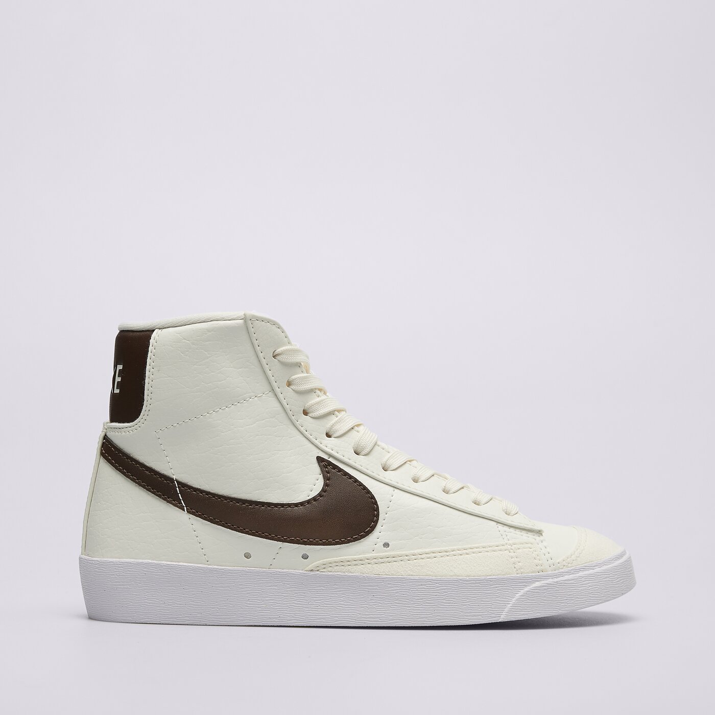 NIKE BLAZER MID 77 NEXT NATURE DQ4124 107 barva BE OVA Modni Tenisky. eny Boty eshop Sizeer.cz