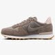 dámské tenisky NIKE W INTERNATIONALIST 828407-205 barva hnědá