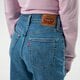 dámské kalhoty LEVI'S KALHOTY  HIGH WAISTED MOM JEAN 26986-0017 barva modrá