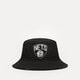  NEW ERA KLOBOUK PRINT INFILL BUCKET NETS BROOKLYN NETS 60298687 barva černá