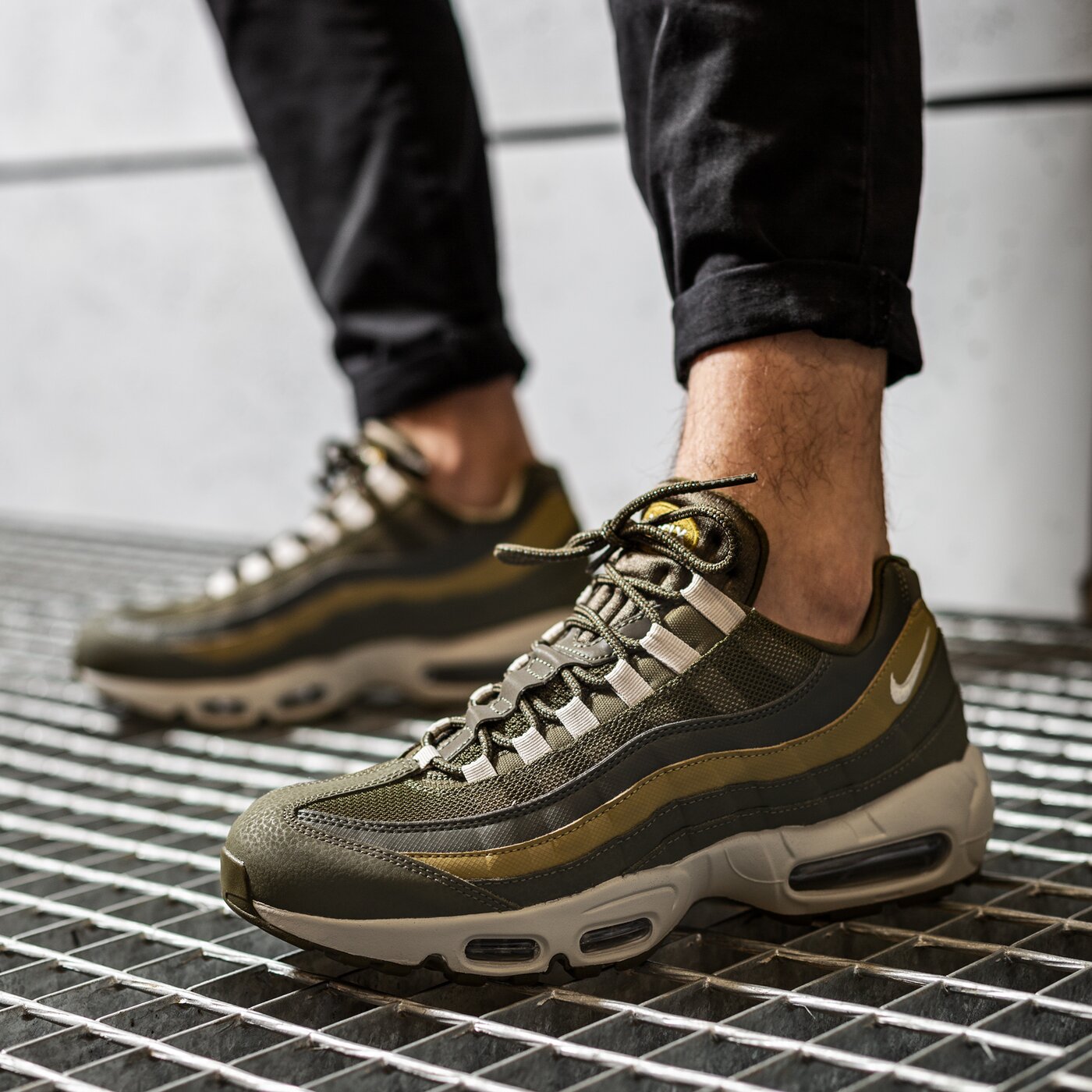 Nike Air Max 95 Essential 749766 303 Barva Tmavomodra Modni Tenisky Muzi Boty Eshop Sizeer Cz