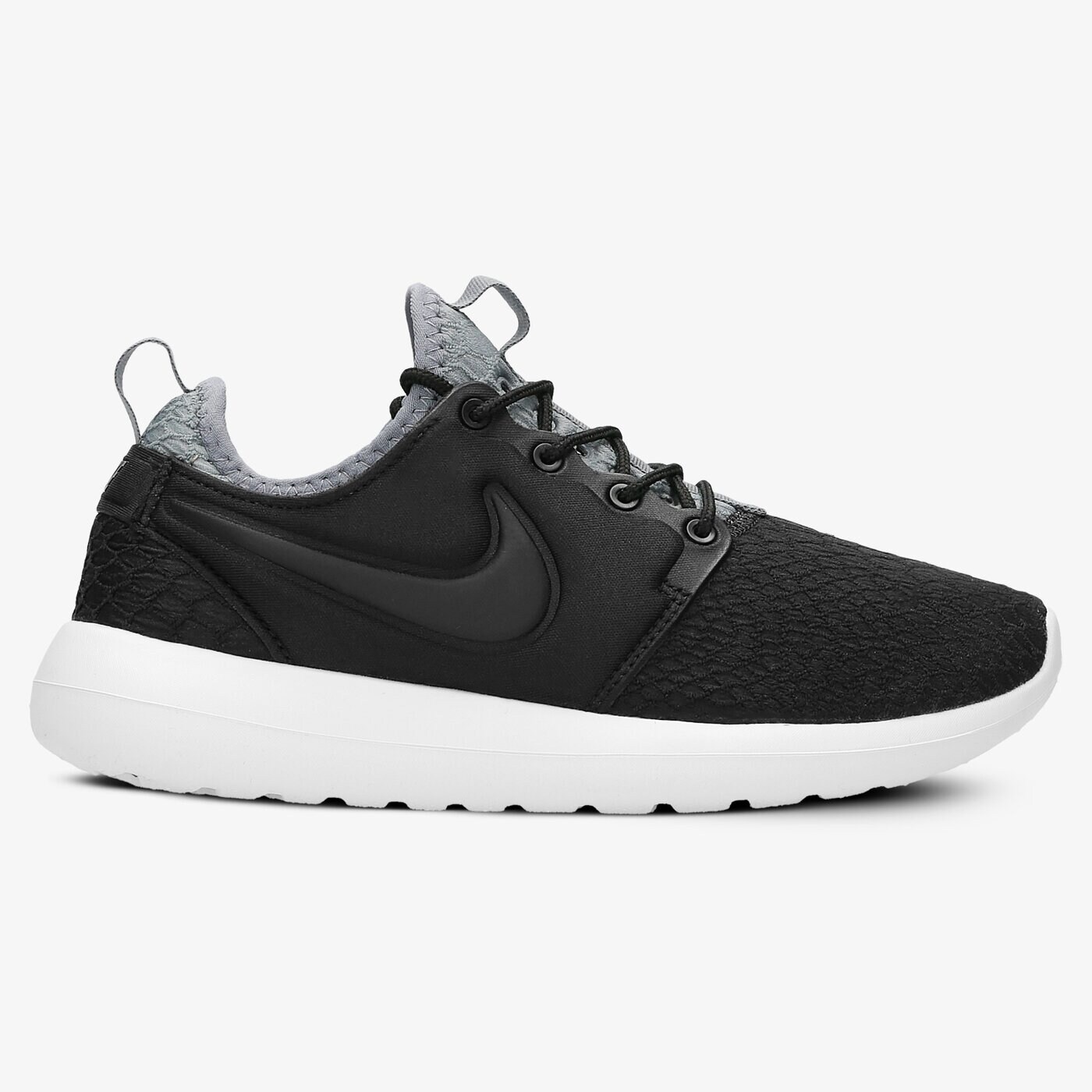 NIKE W ROSHE TWO SE 881188001 barva erna Modni Tenisky. eny Boty eshop Sizeer.cz