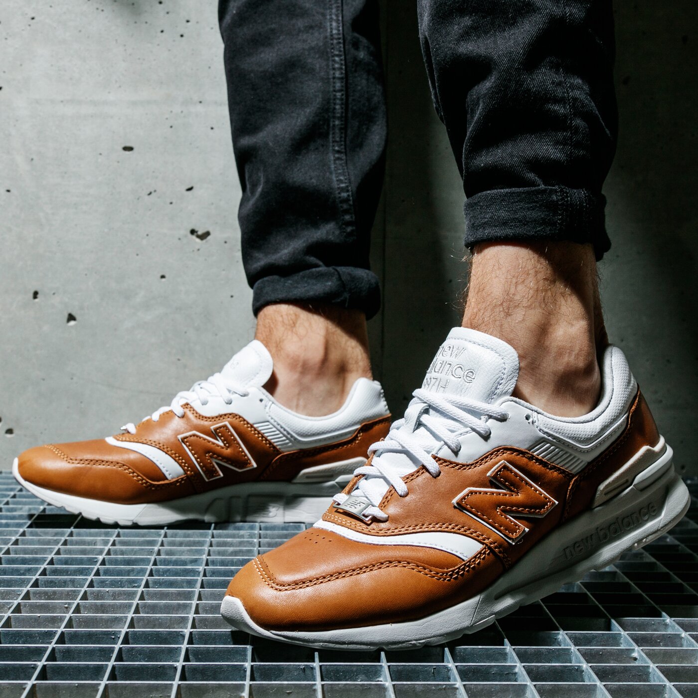 New Balance M CM997HEP shoes white brown - KeeShoes