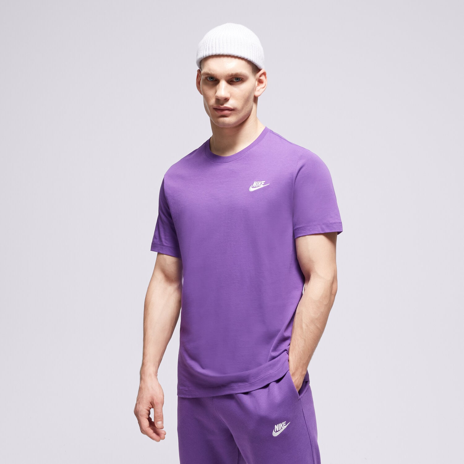 NIKE TRIČKO SPORTSWEAR CLUB AR4997-599 | barva FIALOVÁ | Módní . Pánské  Oblečení ✪ eshop Sizeer.cz ✪