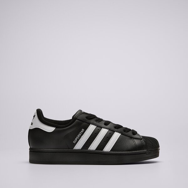 Kdy vznikly legendární sneakery adidas Superstar? Poznejte jejich historii!
