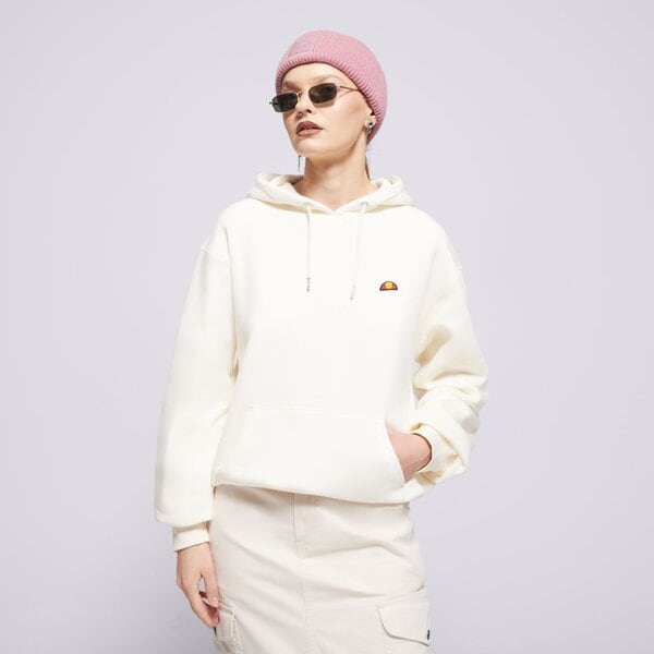 Streetwear na podzim: Jak tvořit vrstvené stylizace?