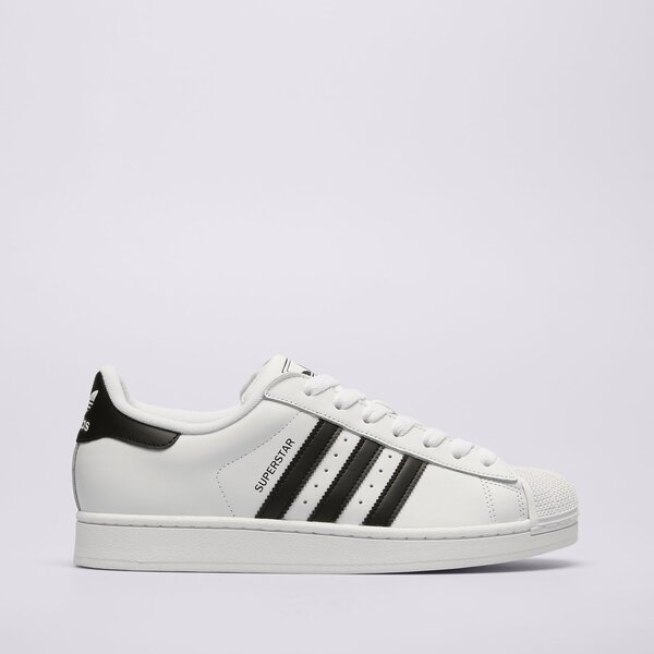 Kdy vznikly legendární sneakery adidas Superstar? Poznejte jejich historii!