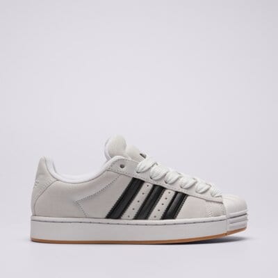 Kdy vznikly legendární sneakery adidas Superstar? Poznejte jejich historii!