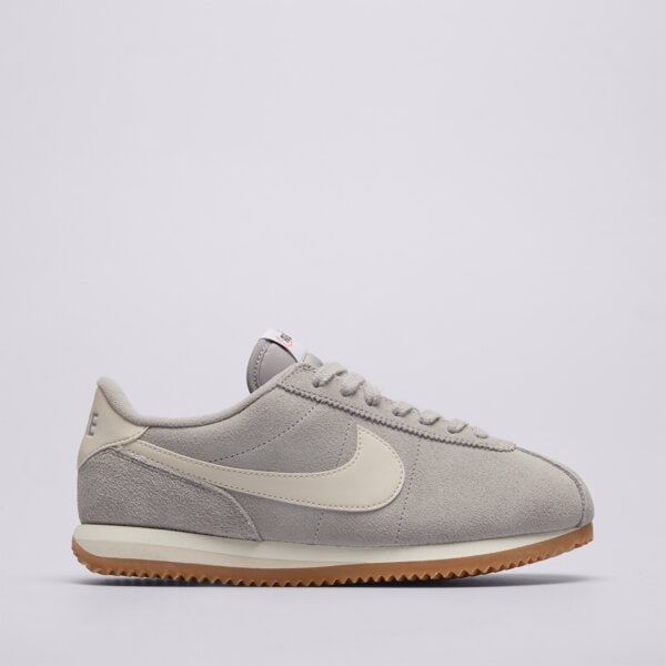 adidas Superstar nebo Nike Cortez?