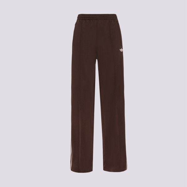 Brown is the new denim. Trend na hnědé kalhoty