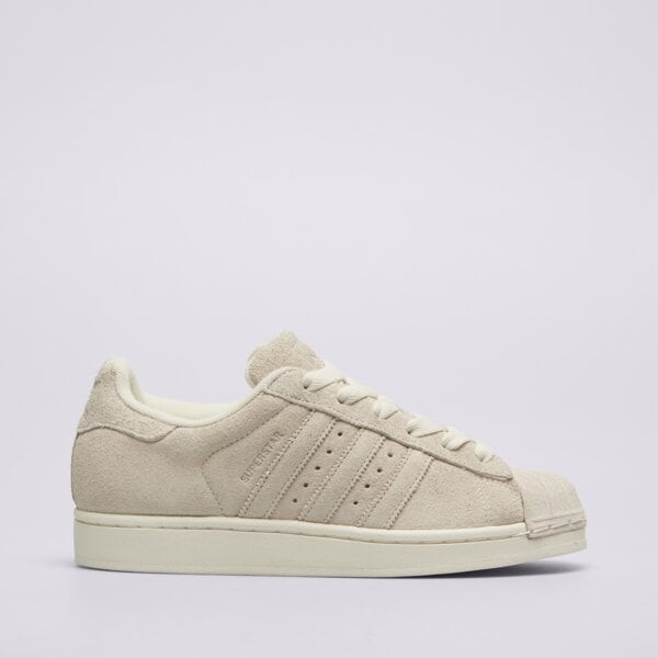 Kdy vznikly legendární sneakery adidas Superstar? Poznejte jejich historii!