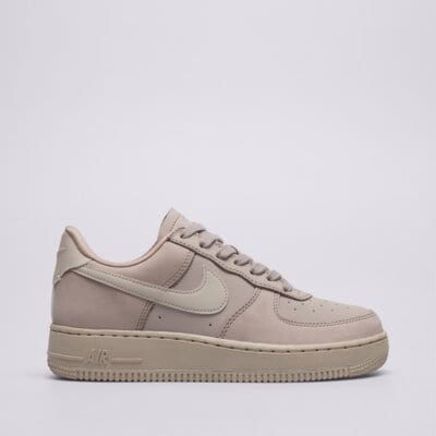 Pants that match – tedy jaké kalhoty se nejlépe hodí k Air Force 1?
