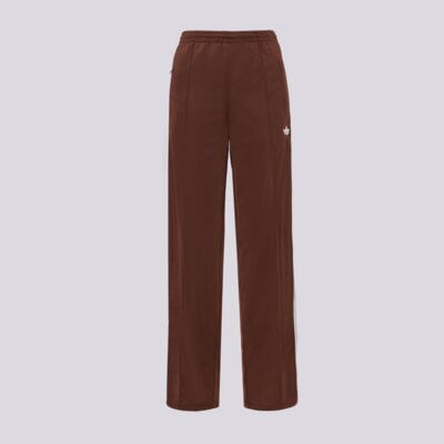 Brown is the new denim. Trend na hnědé kalhoty